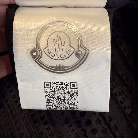 NWOT MONCLER  AUTHENTICATED Baaba Crocheted Lace Trimmed Nylon Parka Large (3) - Picture 12 of 16